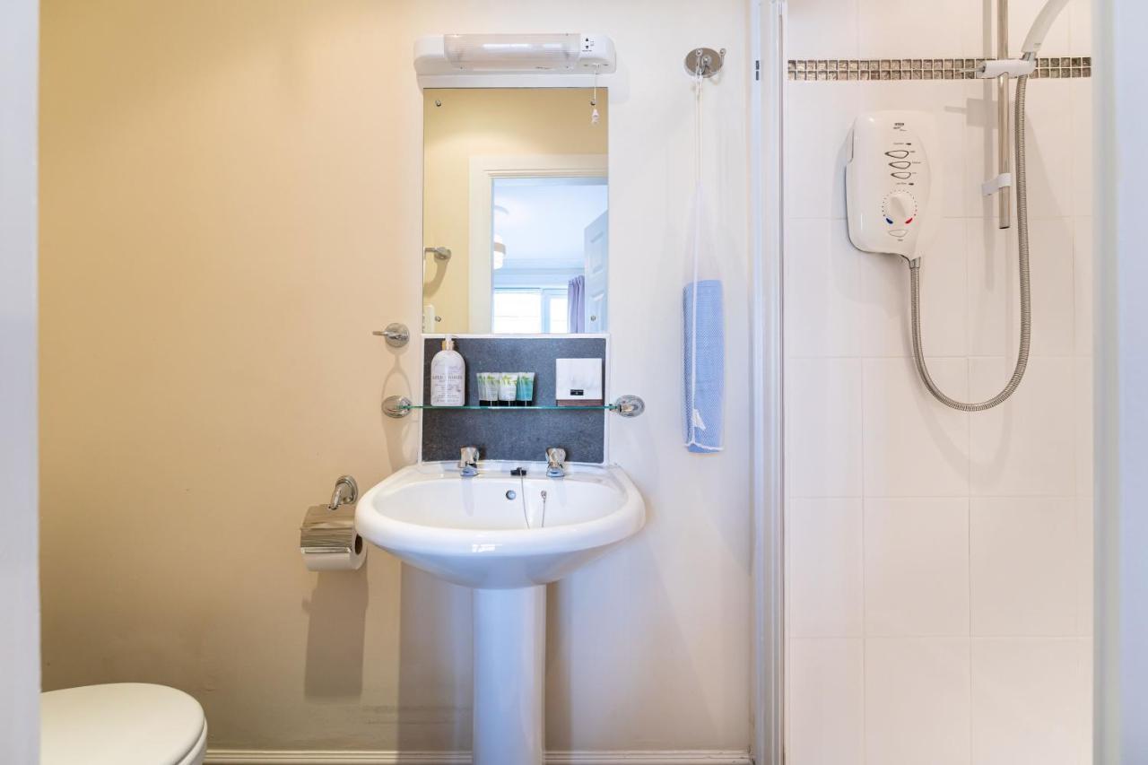 New Four Bedroom House - All Rooms Ensuite 스털링 외부 사진