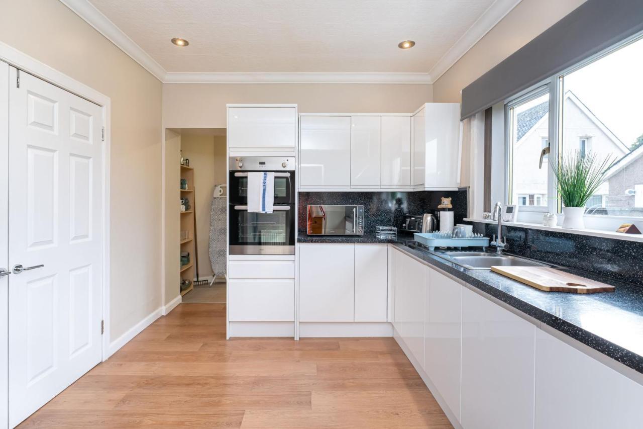 New Four Bedroom House - All Rooms Ensuite 스털링 외부 사진