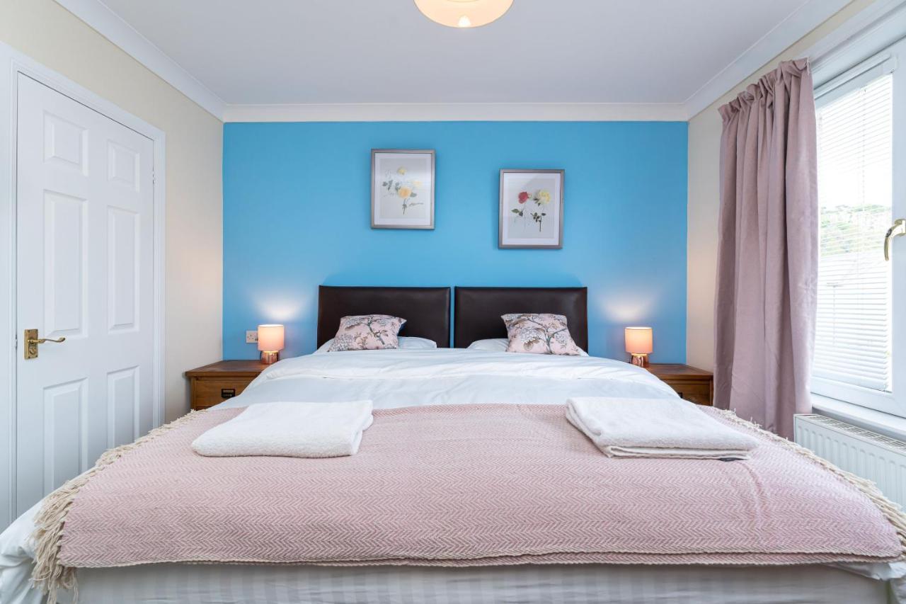 New Four Bedroom House - All Rooms Ensuite 스털링 외부 사진